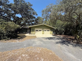 17 S Bayshore Dr, Eastpoint, FL 32328