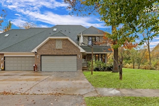3951 Blackstone Ave, Gurnee, IL 60031