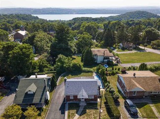 47 Orchard St, Marlboro, NY 12542