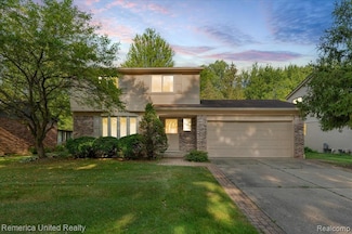 3455 Harmony Dr, Troy, MI 48083