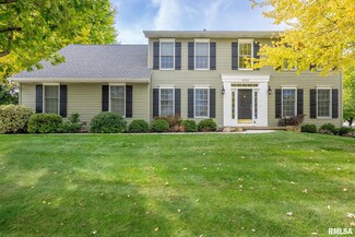 5032 Fox Ridge Rd, Bettendorf, IA 52722