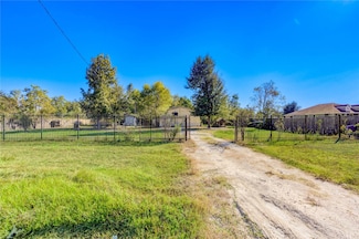 910 Road 3556, Cleveland, TX 77327