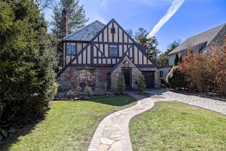 58 Strathmore Ln, Rockville Centre, NY 11570