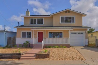1642 Goodwin St, Seaside, CA 93955