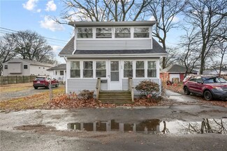 164 Wood St, Warwick, RI 02889