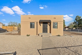 697 S Melendres St, Las Cruces, NM 88005