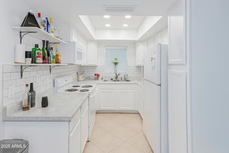 8726 N 67th Dr, Peoria, AZ 85345