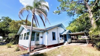 214 N New Hampshire Ave, Tavares, FL 32778
