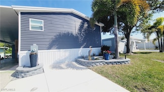 352 Shoreland Dr, Fort Myers, FL 33905