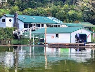 3062 S Tenmile Lake, Lakeside, OR 97449