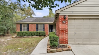 11 Hasting Oak Ct, Spring, TX 77381