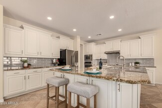 3970 E Crest Ln, Phoenix, AZ 85050
