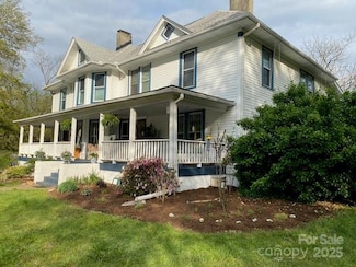 11 Old Candler Town Rd, Candler, NC 28715