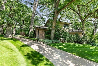 9718 Frederick St, Omaha, NE 68124