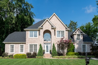 2208 Oakside Ct, Murfreesboro, TN 37128