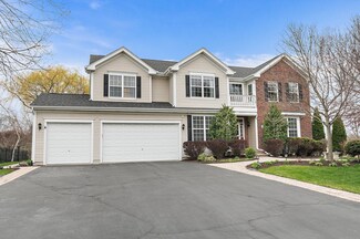 1444 Essex Dr, Hoffman Estates, IL 60192