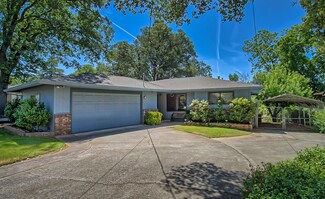 1873 Manchester Dr, Redding, CA 96002