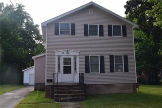 11 E Academy St, Albion, NY 14411
