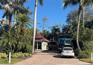 5003 Coach Ln, Naples, FL 34114