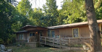 612 W 6th St, Poyen, AR 72128
