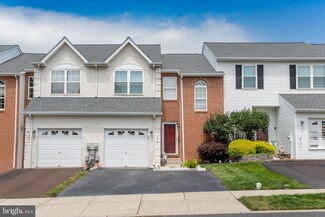 207 Hampshire Dr, Sellersville, PA 18960