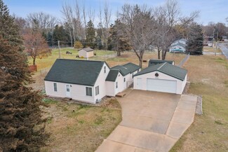 7108 Lakeview Dr, Circle Pines, MN 55014