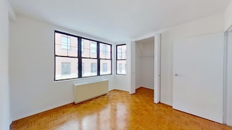 360 W 34th St Unit TH-6, New York, NY 10001