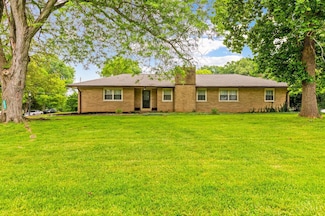 8684 Woodview Dr, Cincinnati, OH 45231