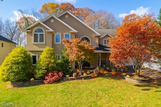 24 Woodland Rd, Clark, NJ 07066