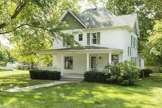 301 S Jackson St, Philo, IL 61864