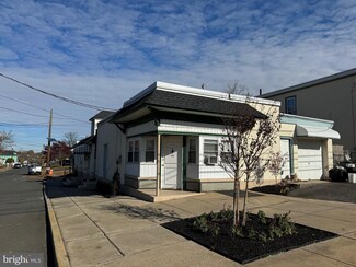 44 Dover Ave, Ewing, NJ 08638