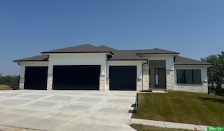 10008 Laramie St, Papillion, NE 68046