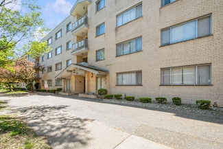 5251 Galitz St Unit 309, Skokie, IL 60077