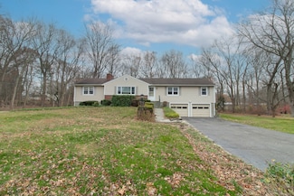 306 Hawthorne Ln, Orange, CT 06477