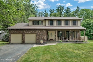 56 Via da Vinci, Clifton Park, NY 12065