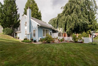 696 Windwood Dr Unit D, Tiverton, RI 02878