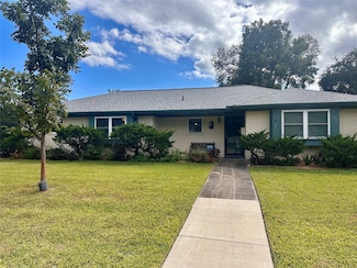 534 Whitecap Dr, El Lago, TX 77586