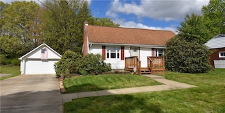 324 Fairmont Dr, Hermitage, PA 16148
