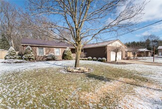 3951 Welcker Dr NE, Warren, OH 44483