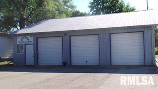 235 41st St, Moline, IL 61265