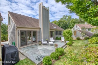 523 W Lyon Farm Dr, Greenwich, CT 06831