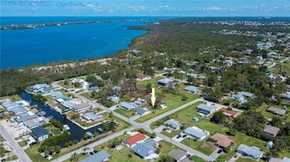 900 Stewart St, Englewood, FL 34223