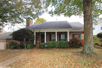 1327 Gleneagles Ln, Little Rock, AR 72211
