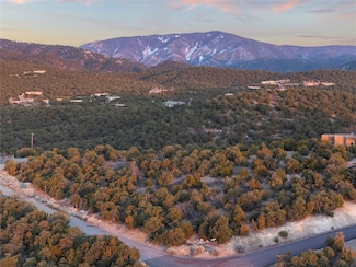 1210 Calle de Agua, Santa Fe, NM 87501