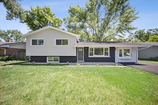 22W633 Burr Oak Dr, Glen Ellyn, IL 60137