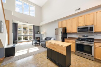 2650 University Ave W Unit 202, Saint Paul, MN 55114