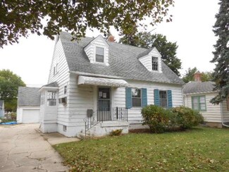 309 S Clifton Ave, Elgin, IL 60123