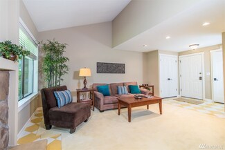 19121 Ballinger Way NE Unit 4-104, Lake Forest Park, WA 98155