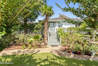 420 Caribe Place N, Gulfport, MS 39507