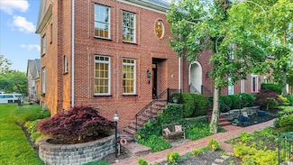 228 Chippendale Cir, Lexington, KY 40517